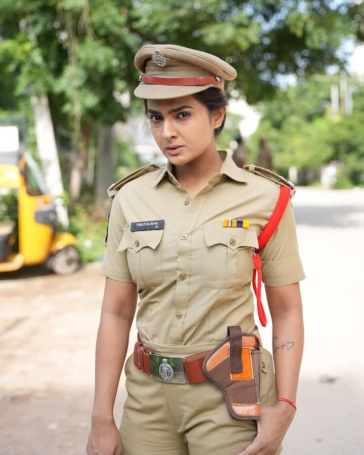 'కాంతార'లో ఖాకి చొక్కా వేసిన నేహా దేశ్పాండే ఒకప్పుడు హీరోయిన్ రోల్స్ చేసింది. స్టార్ హీరోల సినిమాలు చేయలేదు. కానీ, చోటామోటా హీరోల పక్కన ఆల్మోస్ట్ పదికి పైగా సినిమాలు చేసింది. ఏయే సినిమాలు చేసిందో తెలుసా?