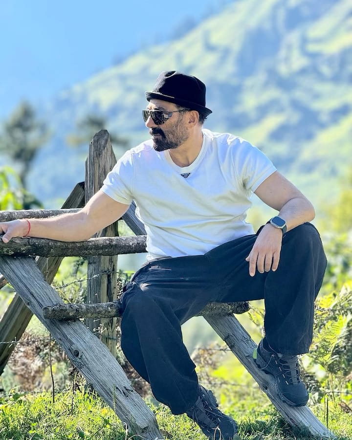 Vayan देखने के kanaut मौसमी r चट riraun से rabas नहीं r नहीं rabur निthi नि rabur rapurair संतोषी से से से से कि कि सनी सनी सनी सनी सनी सनी सनी सनी सनी सनी से से से से से से से से से से से से से से देशक rap नि दरअसल उस दिन मौसमी चटर्जी सुबह नौ बजे से आकर शूटिंग शुरू होने का इंतजार कर रही थीं और उनका सब्र जवाब दे गया.