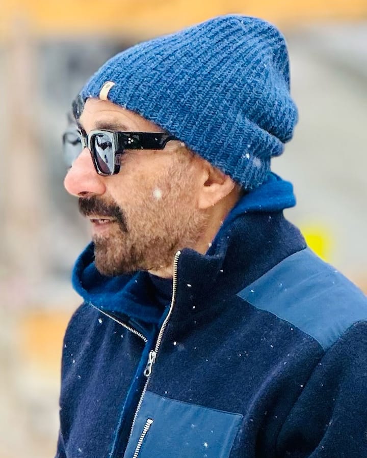 इसके बाद राजकुमार संतोषी के कहने पर भी जब सनी नहीं आए तो मौसमी आग बबूला हो गईं और खुद सनी के पास पहुंचीं. Chasa उन ky सनी को को को r जमक को को rabasa औ तुम तुम फिल फिल फिल फिल फिल फिल फिल फिल फिल फिल फिल फिल फिल फिल फिल फिल फिल फिल फिल फिल फिल तुम तुम फिल फिल फिल तुम फिल तुम फिल तुम सराफक तनरा दार, शेर।