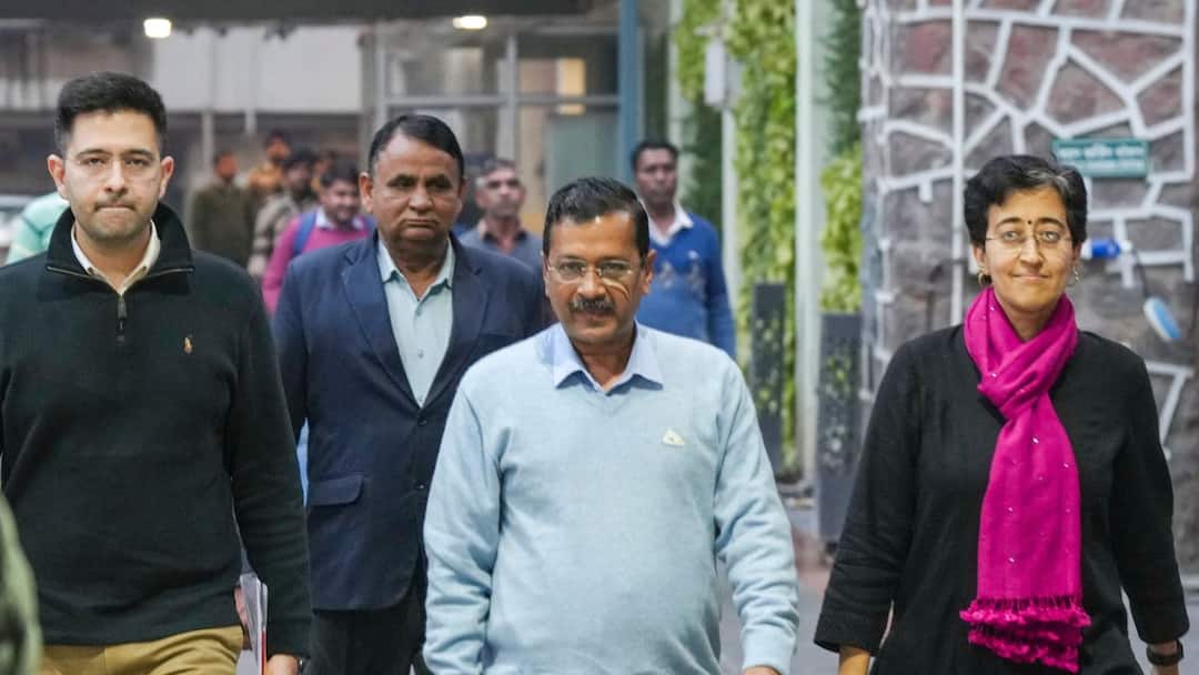Delhi Election Results 2025 Arvind Kejriwal Meets Winning MLAs No Discussion On LoP Pick Says Atishi Arvind Kejriwal Meets Winning AAP MLAs In Delhi. Analyses Party's Defeat, No Discussion On LoP Pick