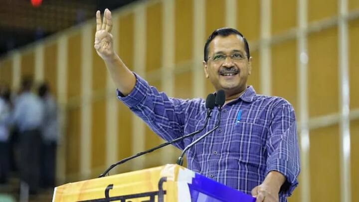 बता दें दिल्ली विधानसभा चुनावों से पहले ही दिल्ली के कई सिटिंग विधायकों की टिकट आम आदमी पार्टी ने काट दिए थे. जिससे नाराज होकर उन विधायकों ने पार्टी की प्राथमिक सदस्यता से इस्तीफा दे दिया था.