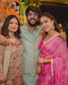 Sara Ali Khan Dazzles In A Saree As She Attends Friend’s Wedding With Mom Amrita & Brother Ibrahim; See PICS
