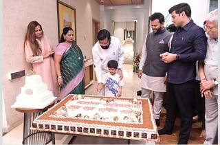 Eknath Shinde Birthday : उपमुख्यमंत्री एकनाथ शिंदेंचा आज 61वा वाढदिवस; निवासस्थानी विशेष सेलिब्रेशन, कुटुंबियांकडून औक्षण