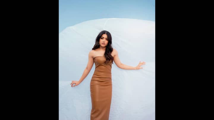 8. Rashmika Mandanna: Rashmika Mandanna was shocked in a strapless bodicon leather dress, which gave her a bold and confidence. He complemented his look with the statement earrings and layered gold rings for a pointed form. (Image Source: Instagram/@rashmika_mandanna)