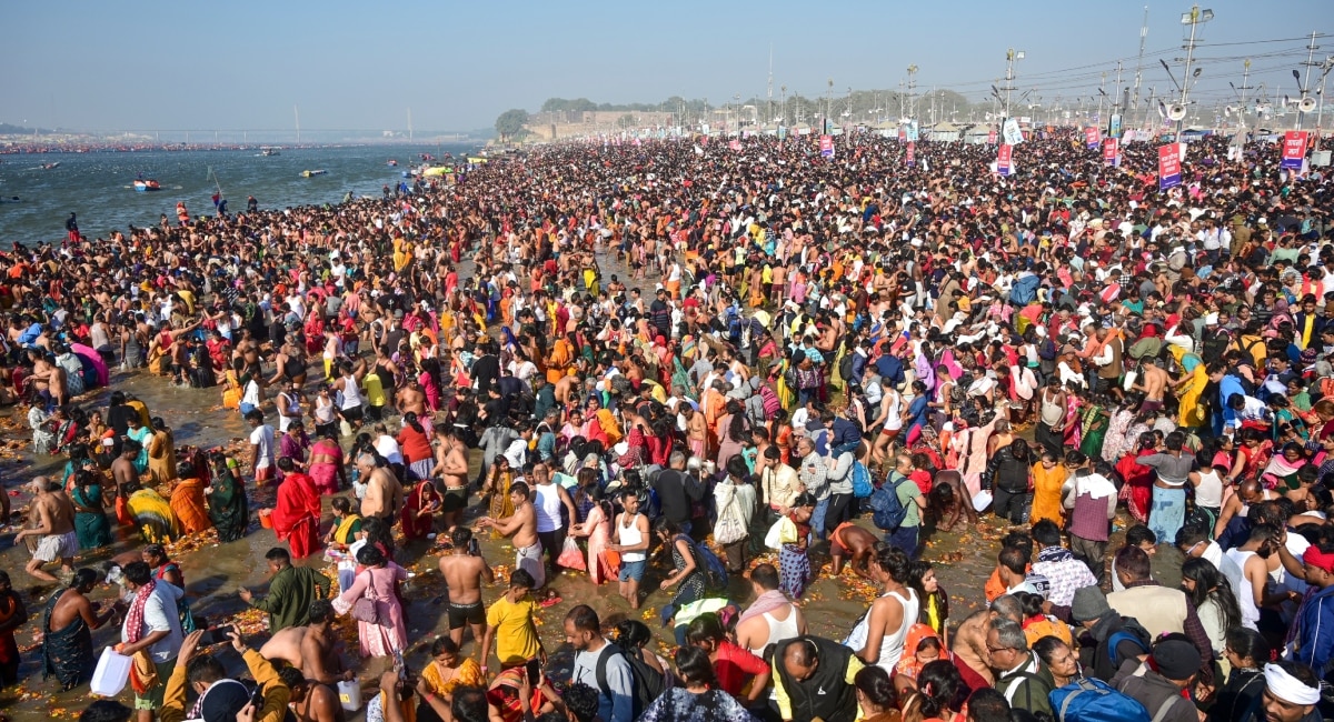 Maha Kumbh 2025: महाकुंभ में संतों ने शास्त्र के साथ दिखाई की शस्त्र शक्ति, विदाई से पहले हो रहा दंगल का आयोजन