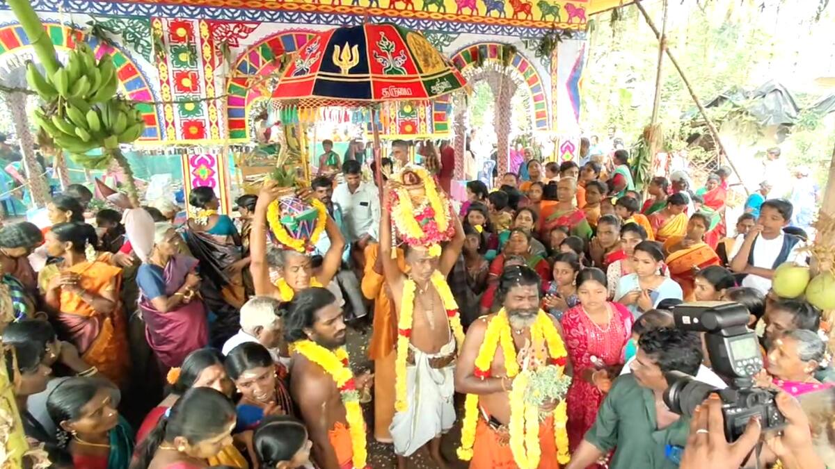 நூற்றாண்டுகள் பழமைவாய்ந்த கொற்கை காளியம்மன்! விமர்சையாக நடந்தமகா கும்பாபிஷேகம்..வழிபாடு செய்த திரளான பக்தர்கள்...!