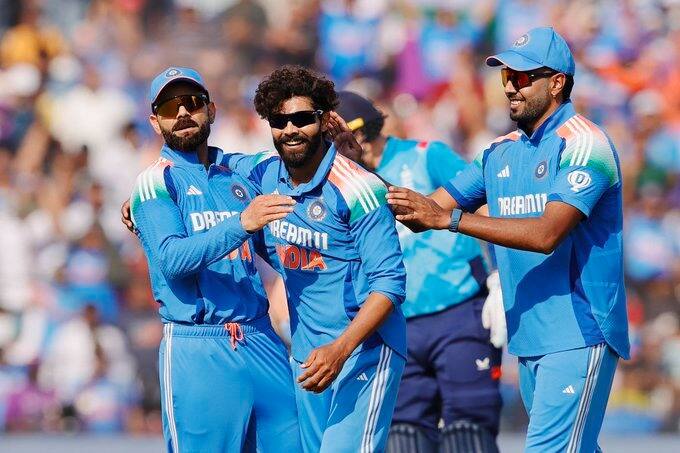 भारत आणि इंग्लंड यांच्यातील एकदिवसीय मालिकेदरम्यान पाहुण्या संघाला मोठा धक्का बसला.