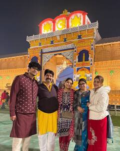 फैमिली के साथ महाकुंभ पहुंचीं शिवांगी जोशी, कभी संगम में लगाई डुबकी, तो कभी स्टेज पर किया फरफोर्म, देखें तस्वीरें