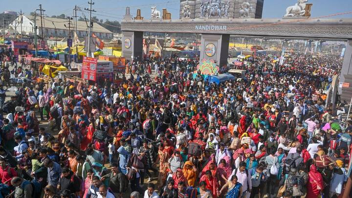 இதுவரை 35 கோடிக்கும் அதிகமான மக்கள் திரிவேணி சங்கமத்தில் புனித நீராடியுள்ளதாகக் கூறப்படுகிறது.