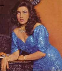 अमृता सिंह 80 आणि 90 च्या दशकातील टॉपची अभिनेत्री होती. तिने अमिताभ बच्चन आणि विनोद खन्ना यांसारख्या सुपरस्टार्ससोबत काम केलं. यासोबतच तिची पर्सनल लाईफही खूप चर्चेत होती.