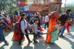 Mahakumbh 2025: महाकुंभ के रास्ते में कई घंटों तक फंस सकते हैं आप, अपने साथ गाड़ी में जरूर रखें ये जरूरी चीजें