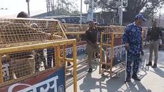 IN Pics: महाकुंभ में लगा 'महाजाम', कई किमी लंबी लगी वाहनों की कतारें, लोगों को बुरा हाल