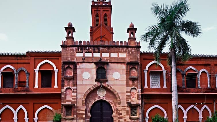 AMU Beef Biryani Row Police Register FIR Students Provost Booked Aligarh News Students, Provost Booked Over Notice For 'Beef Biryani' In AMU