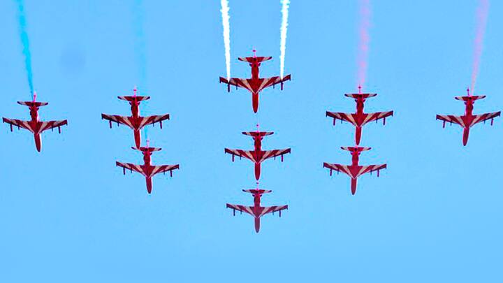 इस पांच दिवसीय कार्यक्रम का मुख्य उद्देश्य भारत की हवाई ताकत और स्वदेशी नवाचारों को प्रदर्शित करना है, जिससे देश की आत्मनिर्भरता और रक्षा उत्पादन में वृद्धि हो सके.