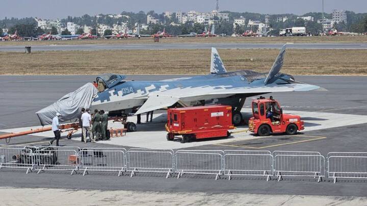 एयरो इंडिया कार्यक्रम के दौरान कई प्रमुख कार्यक्रमों का आयोजन किया जाएगा, जिनमें रक्षा मंत्रियों का सम्मेलन, मुख्य कार्यकारी अधिकारियों का सम्मेलन, भारत और आईडीईएक्स मंडपों का उद्घाटन, मंथन आईडीईएक्स कार्यक्रम, स्वदेशीकरण कार्यक्रम और हवाई करतबों का प्रदर्शन शामिल हैं.