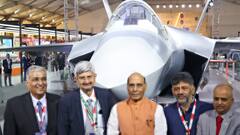 Aero India 2025: एयरो इंडिया 2025 में एक साथ आसमान में गरजे रूस और अमेरिका के फाइटर जेट, दुनिया ने देखी भारत की ताकत