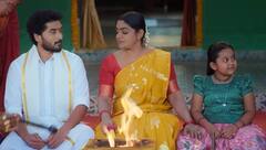 Karthika Deepam 2 February 10th Highlights : శౌర్య ఆపరేషన్​కి డబ్బు ఇచ్చింది కావేరి అని కార్తీక్​కి తెలిస్తే.. హోమం చేస్తోన్న దీపకు షాక్​ ఇచ్చిన శ్రీధర్.. కార్తీక దీపం 2 ఈరోజు హైలైట్స్