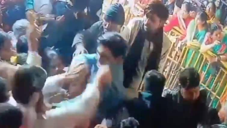 Mathura News Banke Bihari Temple Scuffle Breaks Out Between Priests Devotees 3 Injured Scuffle Breaks Out Between Priests, Devotees At Mathura's Banke Bihari Temple, 3 Injured