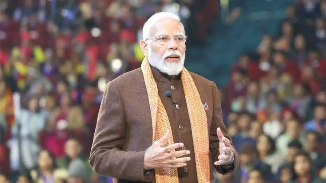 PM Modi gives advice to students as part of Pariksha Pe Charcha Pariksha Pe Charcha: బ్యాటర్‌లా ఫోకస్ చేయాలి, కేవలం పుస్తకాలకే పరిమితం కావొద్దు - ప‌రీక్షా పే చ‌ర్చలో విద్యార్థులకు మోదీ సలహాలు