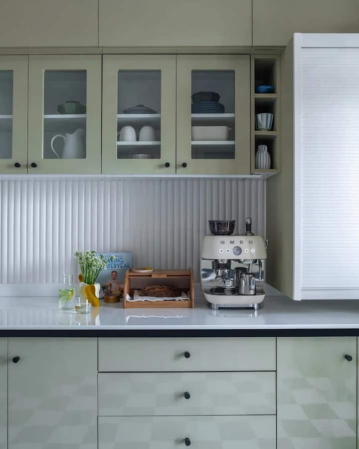 The home, designed by Osaya Architects’ Shreya Porey, blends modern and eclectic styles while maintaining warmth.