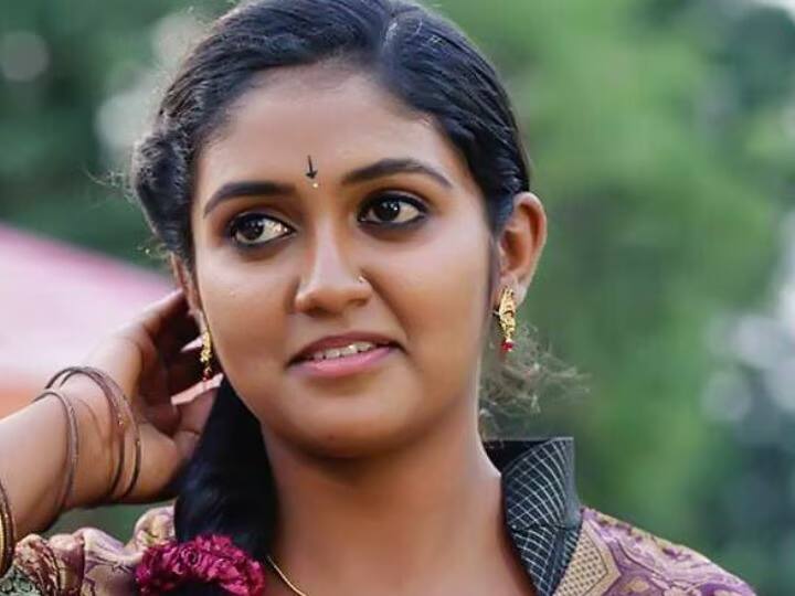 कृष्णराज महाडिक यांनी स्वतःच्या सोशल मीडिया हँडलवरुन रिंकू राजगुरूसोबतचा फोटो शेअर केला होता. तसेच, या फोटोसोबत कॅप्शनही देण्यात आलं आहे.