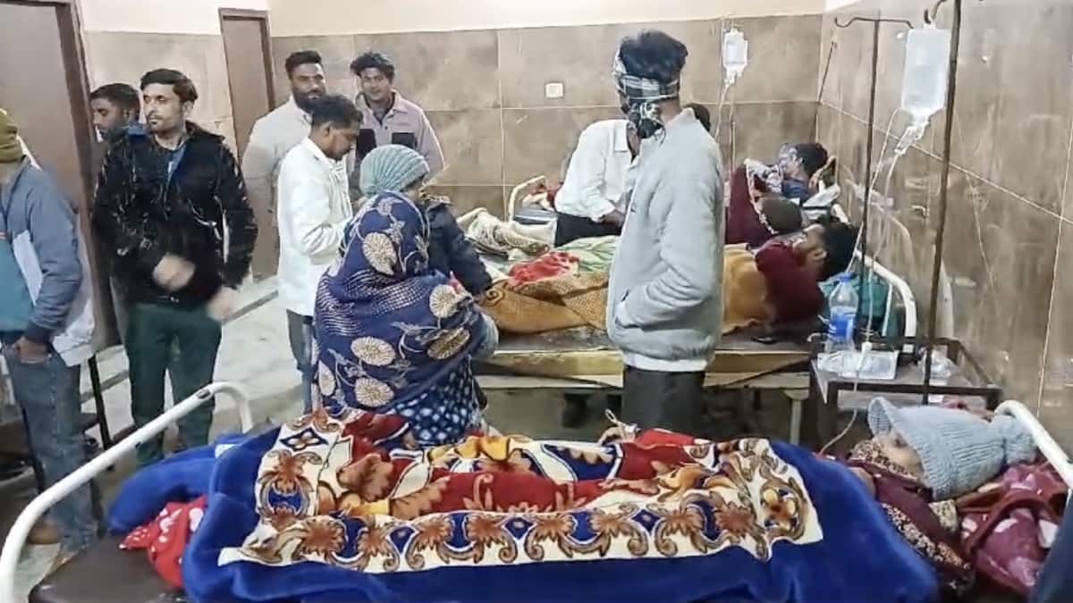 Moradabad: मुरादाबाद में लगन की दावत में हलवा खाना पड़ा भारी, 70 लोग बीमार, पहुंचे अस्पताल