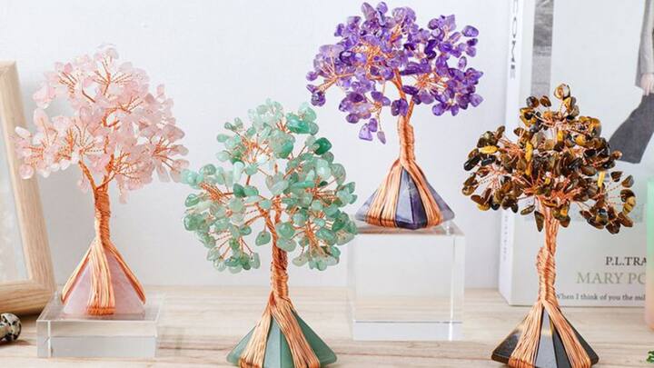 5. Crystal Tree: Crystal Tree symbolizes strength, positivity and development. The natural beauty of the crystal represents stability and a rich relationship. These trees promote the environment of treatment and harmony. (Image Source: Pinterest/Turixcrystals)