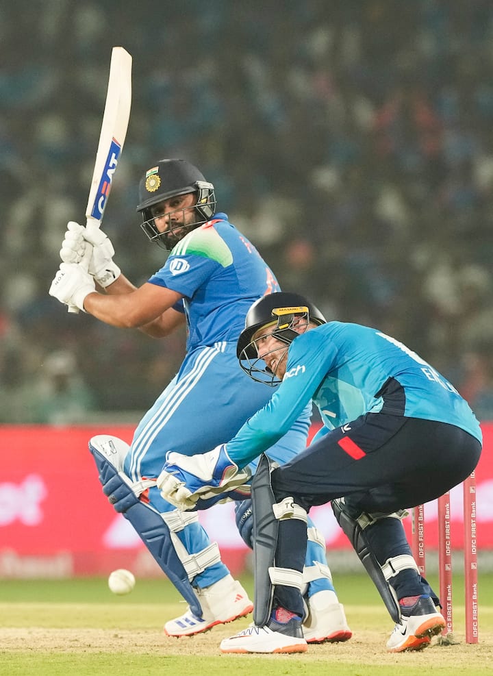 भारत सध्या इंग्लंडविरुद्ध तीन सामन्यांची एकदिवसीय मालिका खेळत आहे. भारतीय संघाने नागपूर आणि कटक येथील इंग्लंड विरुद्धच्या पहिल्या दोन एकदिवसीय सामन्यात विजय मिळवला आहे.