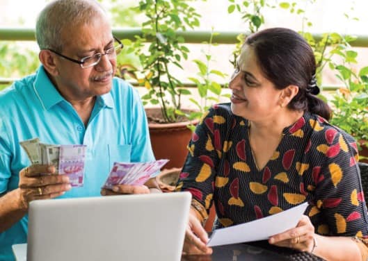 તમારે પોસ્ટ ઓફિસ સિનિયર સિટીઝન સેવિંગ્સ સ્કીમ વિશે ચોક્કસથી વિચારવું જોઈએ. સિનિયર સિટીઝનને આ યોજનામાં સારુ વ્યાજ આપવામાં આવે છે. અહીં જાણો આ યોજના સાથે જોડાયેલી મહત્વની બાબતો.