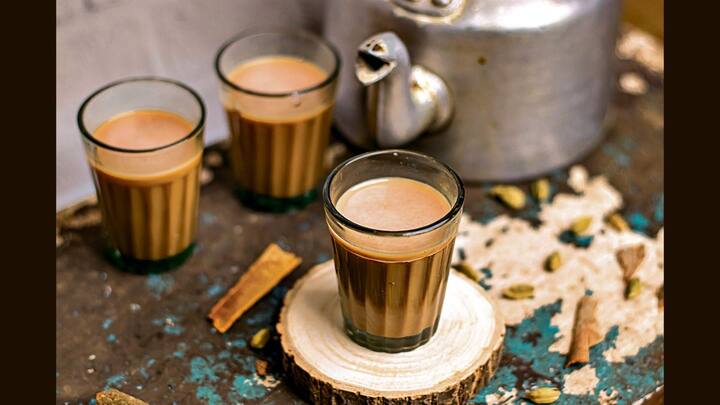 Tea: चहा ही चहाप्रेमींसाठी एक भावना आहे, पण जास्त चहा प्यायल्यानेही हानी होते.