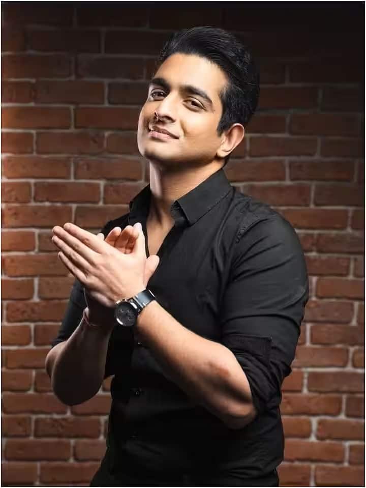 इन्स्टंट बॉलिवूड या इंस्टाग्राम पेजनं शेअर केलेल्या पोस्टमध्ये रणवीर आणि निक्कीनं एकमेकांना अनफॉलो केल्याची माहिती देण्यात आली आहे. त्यानंतर दोघेही वेगळे झाल्याच्या चर्चांना उधाण आलं आहे.