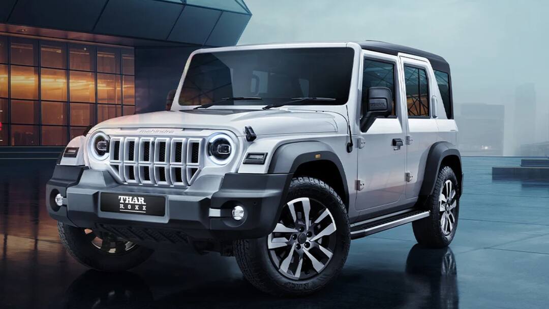 Mahindra Thar Roxx Waiting Period 1 Year 6 Months Delivery Time Off Road SUV Powertrain Features अब बुक करेंगे तो डेढ़ साल बाद मिलेगी ये SUV! बढ़ गया Thar Roxx का डिलीवरी टाइम