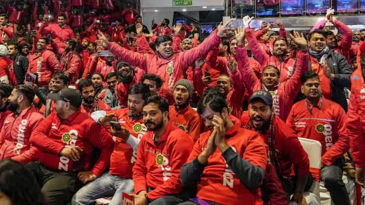 জোমাটো, সুইগি, ব্লিঙ্কইটের মত প্ল্যাটফর্মে যে সমস্ত কর্মীরা রয়েছেন তাদের সকলকেই প্রধানমন্ত্রী জন আরোগ্য যোজনার অধীনে আনা হবে।