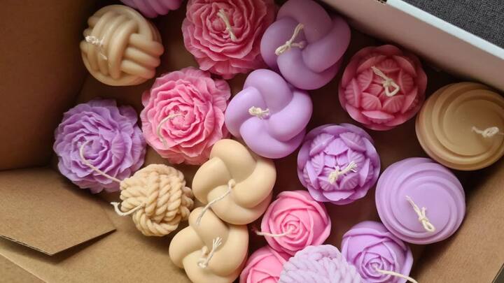 3. Aromatic candles: Aromatic candles are one of the best gifts because they love everyone. These candles represent warmth, rest and peace. He has a calm fragrance that causes feelings of relaxation. (Image Source: Pinterest/Fytadesigns)