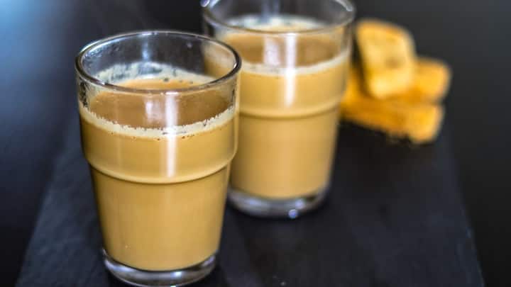 जास्त चहा प्यायल्याने झोपेचा त्रास होऊ शकतो. चहा प्यायल्याने किडनीवर परिणाम होतो.