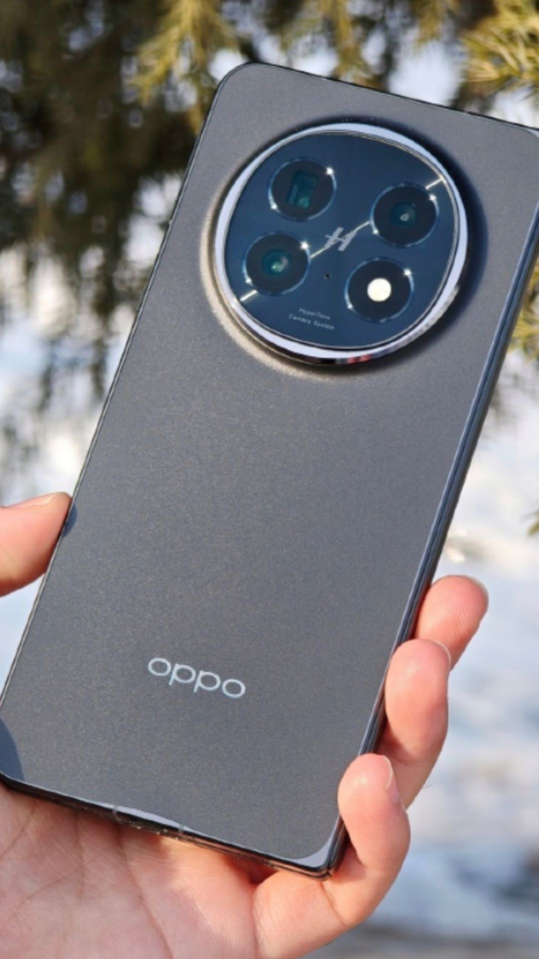 Oppo अपने अपकमिंग स्मार्टफोन Oppo Find N5 के लॉन्च के लिए तैयार है.
