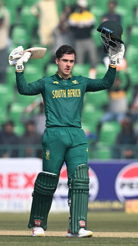 वनडे डेब्यू में सबसे ज्यादा रन बनाने वाले खिलाड़ी