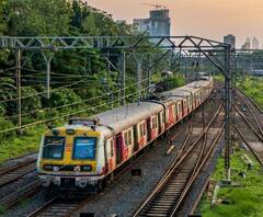 Mumbai Local: मुंबई लोकलमध्ये मोबाईलचा स्फोट; डब्यात धुराचे लोट, प्रवाशांमध्ये एकच गोंधळ, नेमकं काय घडलं?