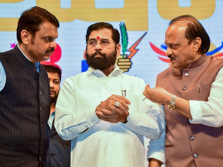 राज्याच्या मंत्रीमंडळ विस्तारानंतर महिला व बाल विकास मंत्री आदिती तटकरे यांच्याकडे रायगडचं पालकमंत्रीपद दिलं गेलं होतं. यामुळे जिल्ह्यात नाराजी दिसून आली.