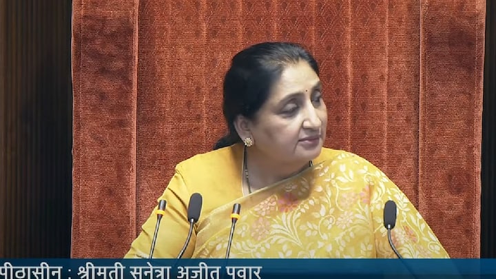 विशेष म्हणजे पीठासीन सभापती सुनेत्रा पवार असताना केंद्रीय अर्थसंकल्पावर राष्ट्रवादीचेच खासदार अजित पवार गटाकडून भाषण करत होते, तर भाजपकडून डॉ. भागवत कराड हे भाषण करत होते.