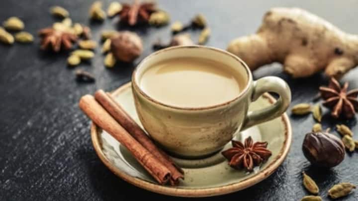 जास्त चहा प्यायल्याने शरीरात लोहाची कमतरता होऊ शकते. जास्त चहा प्यायल्याने छातीत जळजळ होऊ लागते.