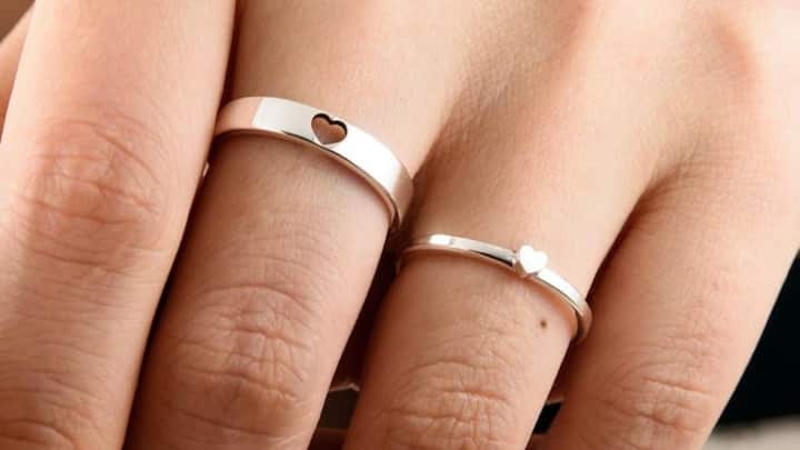 1. Promise Rings: Promise rings symbolise a commitment to a future together. These couple rings represent loyalty and the intention to honour the promises made. These can be gifted while making a promise of love, loyalty, and more. (Image Source: Pinterest/etsy)