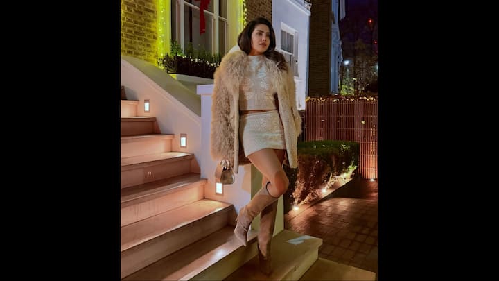 5. Iconic Winter Look: Priyanka Chopra exuded effortless glamour in a sleeveless high neck crop top that she perfectly paired with a mini skirt. To add a flair to her outfit, she wore a luxurious fur coat and completed the look with knee high boots. The actress effortlessly balanced cosiness along with fashion, creating a relaxed yet chic vibe. (Image Source: Instagram/@priyankachopra)