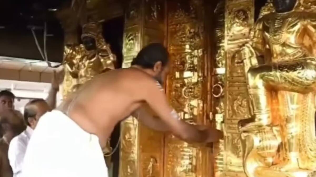 Sabarimala Temple: சபரிமலை ஐயப்பன் கோயில் நடை திறப்பு.. சரண கோசங்களுடன் பக்தரகள் சாமி தரிசனம்