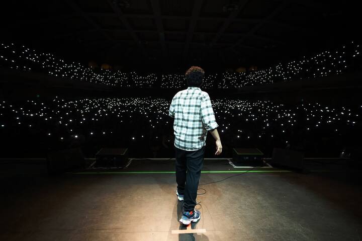 रणबीर और समय पर बीएनएस की धारा 294 भी लगाई गई है. इस धारा में अश्लील सामाग्री बेचने पर 2 से लेकर 5 साल तक की जेल और 5 से 10 हजार रुपये का जुर्माना लगाया जाता है.