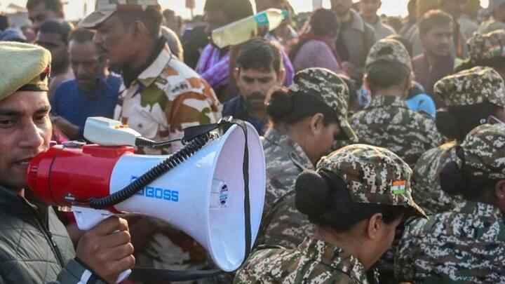 मुख्यमंत्री ने ‘एक्स’ पर माघी पूर्णिमा की बधाई देते हुए कहा, 'महाकुंभ में आज पवित्र त्रिवेणी में पुण्य स्नान के लिए पधारे सभी पूज्य साधु संतों, धर्माचार्यों, कल्पवासियों और श्रद्धालुओं का हार्दिक अभिनंदन. भगवान श्री हरि की कृपा से सभी के जीवन में सुख, समृद्धि और सौभाग्य का वास हो. मां गंगा, यमुना और सरस्वती सभी के मनोरथ पूर्ण करें, यही कामना है.' महाकुंभ मेले में कल्पवास कर रहे करीब 10 लाख कल्पवासियों का संकल्प माघी पूर्णिमा स्नान के साथ आज पूरा हो जाएगा और वे अपने अपने घरों के लिए प्रस्थान करना शुरू करेंगे.