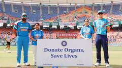 तिसऱ्या ODI सामन्यात भारत-इंग्लंडच्या खेळाडूंनी हाताला हिरव्या रंगाची पट्टी का बांधली, जाणून घ्या कारण