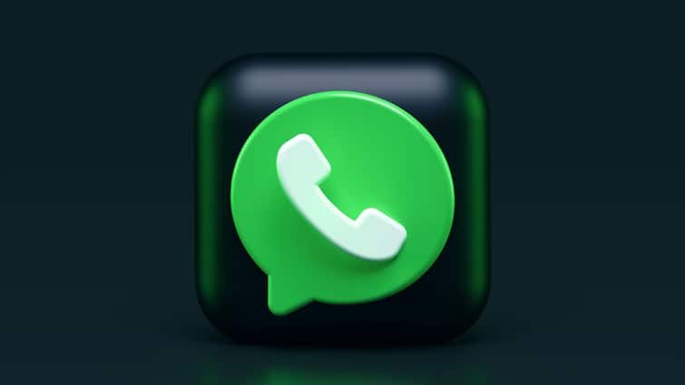 WhatsApp to bring new feature that will let users link social media accounts to their profile WhatsApp पर अब यह काम कर पाएंगे यूजर्स, दूर हो जाएगा लंबा झंझट
