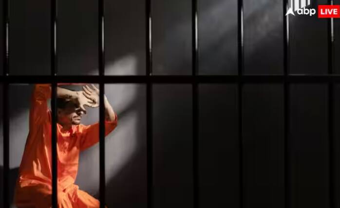 ਮੌਤ ਦੀ ਸਜ਼ਾ ਨੂੰ ਕਿਸੇ ਵੀ ਤਰ੍ਹਾਂ ਦੀ ਸਭ ਤੋਂ ਵੱਡੀ ਸਜ਼ਾ ਮੰਨਿਆ ਜਾਂਦਾ ਹੈ। ਹਾਲਾਂਕਿ, ਮੌਤ ਦੀ ਸਜ਼ਾ ਦੇਣ ਦੇ ਤਰੀਕੇ ਅਤੇ ਕਾਨੂੰਨ ਸਾਰੇ ਦੇਸ਼ਾਂ ਵਿੱਚ ਵੱਖੋ-ਵੱਖਰੇ ਹਨ। ਕੀ ਤੁਸੀਂ ਜਾਣਦੇ ਹੋ ਕਿ ਹਰ ਦੇਸ਼ ਵਿੱਚ ਮੌਤ ਦੀ ਸਜ਼ਾ ਦੇਣ ਲਈ ਵੱਖ-ਵੱਖ ਕਾਨੂੰਨ ਹਨ। ਕੁਝ ਦੇਸ਼ਾਂ ਵਿੱਚ ਮੌਤ ਦੀ ਸਜ਼ਾ ਦੇਣ ਲਈ ਫਾਂਸੀ ਦਿੱਤੀ ਜਾਂਦੀ ਹੈ, ਜਦੋਂ ਕਿ ਕੁਝ ਥਾਵਾਂ 'ਤੇ ਵਿਅਕਤੀ ਨੂੰ ਗੋਲੀ ਮਾਰ ਦਿੱਤੀ ਜਾਂਦੀ ਹੈ।