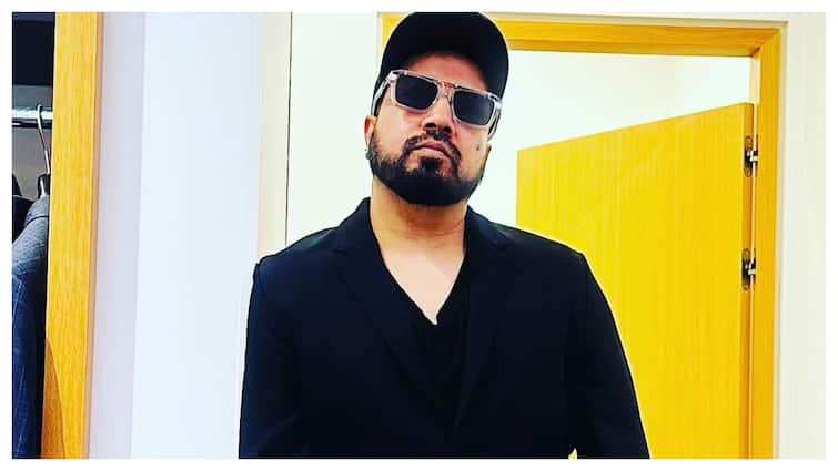 'Aap In Gadho Ko Nahi Rok Sakte?': Mika Singh Says Why No One Stops Ranveer Allahbadia, Samay Raina